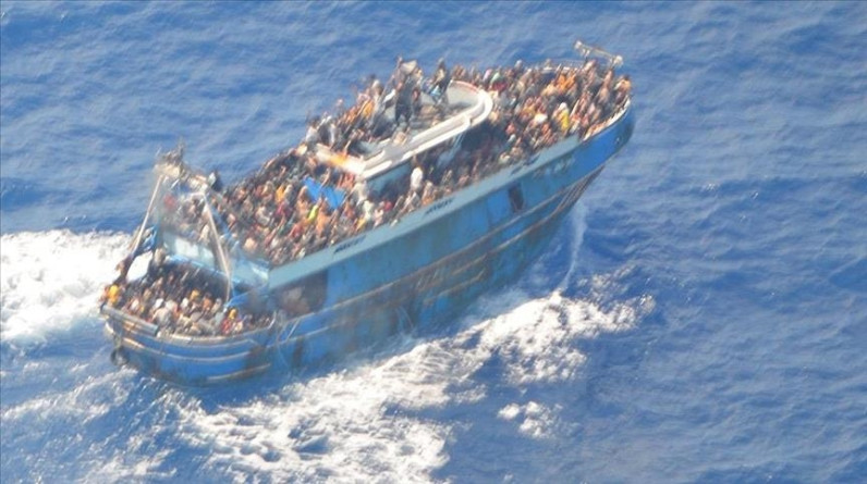 القاهرة: نتابع غرق مركب يقل مصريين قبالة سواحل اليونان